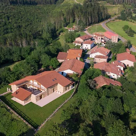 Orue Baserria En Urdaibai Casa di campagna