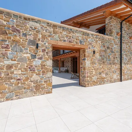 Orue Baserria En Urdaibai * Muxika