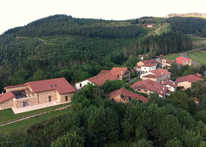 Lantställe Orue Baserria En Urdaibai *