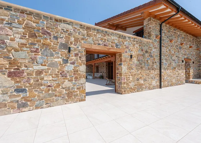 Orue Baserria En Urdaibai * Muxika